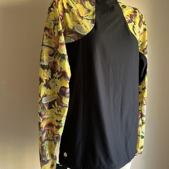 Lululemon Medium jacket water resistant with pockets NWT $168 - Picture 4 of 5